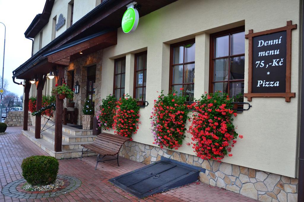 Penzion A Restaurace Stare Casy Horni Becva Exterior photo